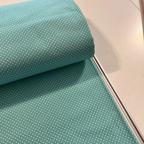 Türkiz alapon 2 mm-es kispöttyös pamutvászon (7676 Aqua Green)